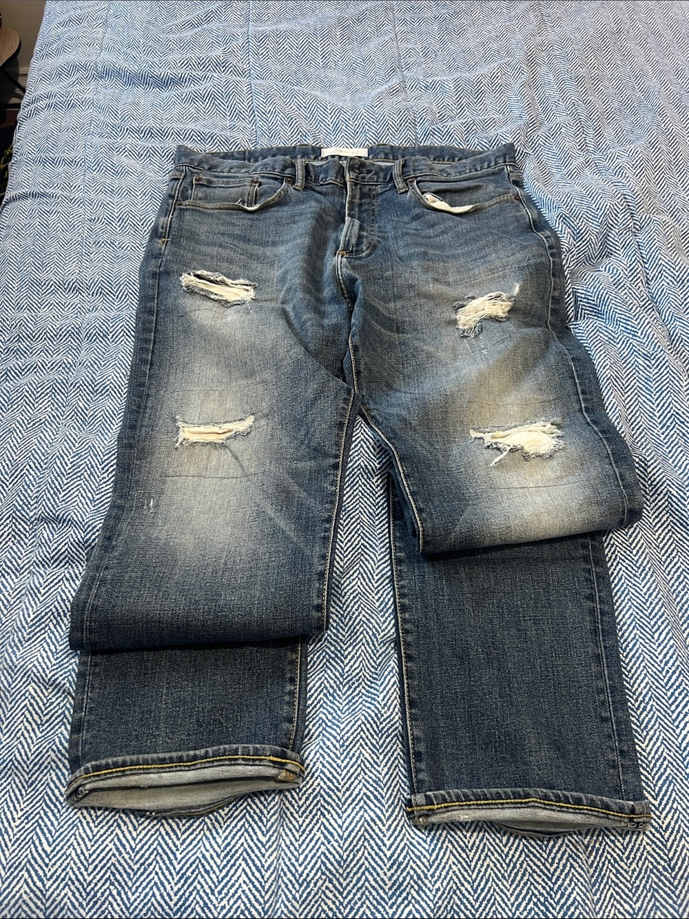 GAP Men's Blue Straight Ripped Jeans